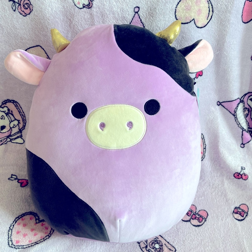 Alexie the cow Squishmallow💜💜💜 bran new with tags✨